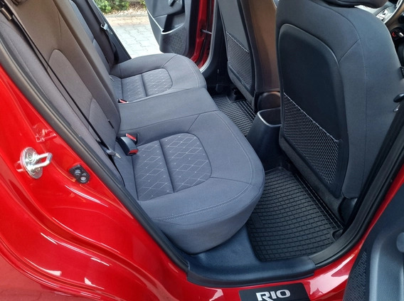 Kia Rio cena 37900 przebieg: 114000, rok produkcji 2016 z Nasielsk małe 562
